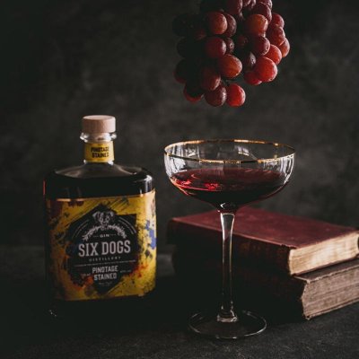 Six Dogs Pinotage Gin 六犬 皮諾塔吉紅酒琴酒 | 750ml NT$2,600 [43%] 2